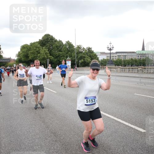 29.06.2025 - hella hamburg halbmarathon Jannik Wohlers http://msf.ph/oto/8156681 29.06.2025 10:54:00 Lombardsbrücke 1762, 1822, 1949, 2244, 2532, 3364, 3761, 3795, 3857, 4720, 4971, 5157, 5185, 5216, 5309, 5514, 5817, 5933, 5993, 6023, 6279, 6987, 7498, 7670, 7874, 7946, 7986, 8801, 8803, 9130, 10207, 11354, 11785, 12923, 12930, 13035, 13257, 13693, 13733, 14655, 14904, 15174, 15627, 15628, 15674, 15731, 16117, 16522, 16628, 16683, 17394, 18093, 18431 meine-sportfotos.de