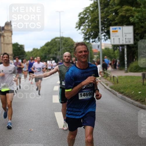 29.06.2025 - hella hamburg halbmarathon Yannick Fuchs http://msf.ph/oto/8156687 29.06.2025 10:38:20 20KM 1415, 1558, 2816, 3146, 3437, 3907, 4425, 4981, 4999, 5275, 5506, 5624, 5692, 6490, 6705, 6991, 7005, 7093, 7451, 8063, 8145, 8218, 8900, 9043, 9081, 9374, 9633, 9931, 10246, 10669, 10930, 11153, 11346, 11648, 11848, 12327, 12438, 12966, 13348, 13421, 13996, 14690, 14798, 14861, 15383, 15512, 15862, 15932, 16062, 16105, 16224, 16301, 16547, 16549, 16648, 16720, 17251, 17376, 17516, 17912, 18678, 18942, 19090 meine-sportfotos.de