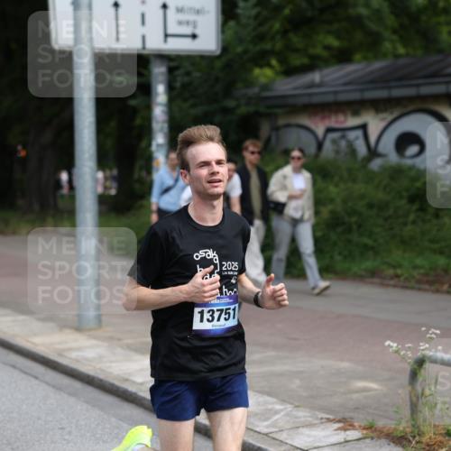 29.06.2025 - hella hamburg halbmarathon Yannick Fuchs http://msf.ph/oto/8156688 29.06.2025 10:17:37 20KM 3720, 9475, 13751, 16068, 17886 meine-sportfotos.de