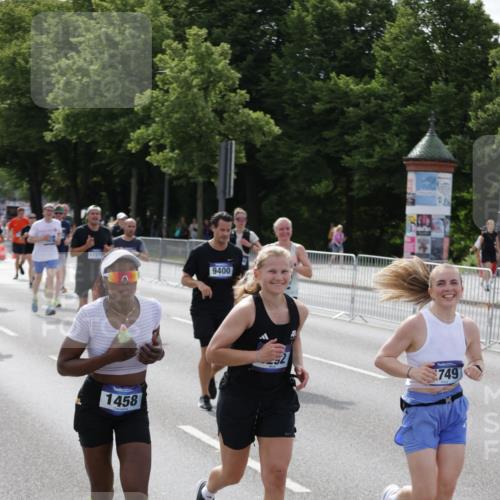 29.06.2025 - hella hamburg halbmarathon Jannik Wohlers http://msf.ph/oto/8156696 29.06.2025 10:17:19 Lombardsbrücke 1015, 1204, 1274, 1458, 1622, 1749, 1795, 2094, 2259, 2548, 3138, 3292, 4218, 5002, 5290, 5611, 5733, 6254, 6336, 6352, 6786, 7258, 7413, 8144, 9400, 9798, 9848, 10174, 10620, 10677, 10831, 11156, 11275, 11372, 11656, 11707, 11916, 12031, 12668, 12683, 13843, 14013, 14194, 14307, 14420, 14701, 14825, 14877, 15978, 16024, 16038, 16576, 16707, 17083, 17270, 17542, 17616, 18564, 19029 meine-sportfotos.de