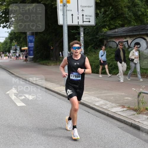 29.06.2025 - hella hamburg halbmarathon Yannick Fuchs http://msf.ph/oto/8156703 29.06.2025 10:17:38 20KM 3720, 9475, 13751, 17886 meine-sportfotos.de