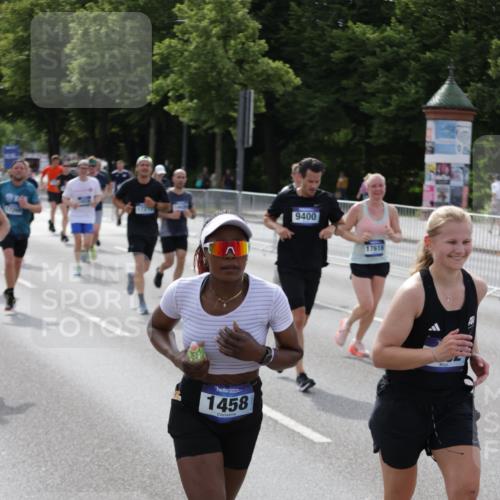 29.06.2025 - hella hamburg halbmarathon Jannik Wohlers http://msf.ph/oto/8156720 29.06.2025 10:17:20 Lombardsbrücke 1015, 1204, 1274, 1458, 1622, 1749, 1795, 2094, 2259, 2548, 3138, 3292, 4218, 5002, 5290, 5611, 5733, 6254, 6336, 6352, 6786, 7258, 7413, 8144, 8799, 9400, 9798, 9848, 10174, 10620, 10677, 10831, 11156, 11275, 11372, 11656, 11707, 11916, 12031, 12401, 12553, 12668, 12683, 13843, 14013, 14194, 14307, 14420, 14701, 14825, 15978, 16038, 16576, 16707, 17083, 17270, 17542, 17616, 19029 meine-sportfotos.de