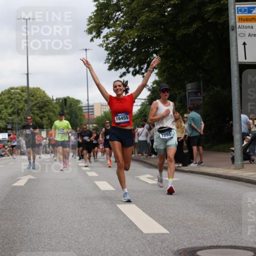 29.06.2025 - hella hamburg halbmarathon Yannick Fuchs http://msf.ph/oto/8156728 29.06.2025 10:58:39 20KM 1062, 1229, 1842, 2298, 2463, 2698, 3572, 3663, 6100, 7081, 7271, 7474, 8171, 8405, 9254, 9816, 9986, 10067, 10402, 10824, 10962, 11556, 11960, 12426, 12475, 12781, 12843, 14822, 15009, 16344, 16367, 16455, 16605, 16753, 16770, 16911, 17895, 18440, 18520, 18707, 18739, 19240 meine-sportfotos.de