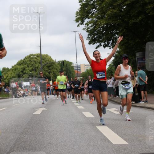 29.06.2025 - hella hamburg halbmarathon Yannick Fuchs http://msf.ph/oto/8156746 29.06.2025 10:58:39 20KM 1062, 1229, 1842, 2298, 2463, 2698, 3572, 3663, 6100, 7081, 7271, 7474, 8171, 8405, 9254, 9816, 9986, 10067, 10402, 10824, 10962, 11556, 11960, 12426, 12475, 12781, 12843, 14822, 15009, 16344, 16367, 16455, 16605, 16753, 16770, 16911, 17895, 18440, 18520, 18707, 18739, 19240 meine-sportfotos.de