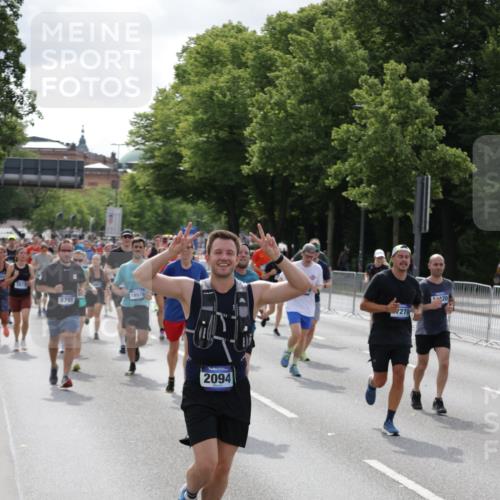 29.06.2025 - hella hamburg halbmarathon Jannik Wohlers http://msf.ph/oto/8156754 29.06.2025 10:17:21 Lombardsbrücke 1015, 1204, 1274, 1458, 1622, 1749, 1795, 2094, 2259, 2548, 3138, 3292, 4218, 5002, 5004, 5290, 5611, 5733, 6254, 6336, 6352, 6786, 7258, 7413, 8144, 8799, 9400, 9798, 9848, 9964, 10174, 10677, 10831, 11156, 11275, 11372, 11656, 11707, 11916, 12031, 12401, 12553, 12683, 13843, 14013, 14194, 14307, 14420, 14701, 14738, 14825, 15203, 15322, 15978, 16038, 16576, 16707, 17083, 17270, 17542, 17616, 19029 meine-sportfotos.de