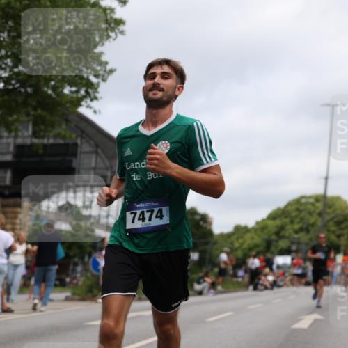 29.06.2025 - hella hamburg halbmarathon Yannick Fuchs http://msf.ph/oto/8156761 29.06.2025 10:58:39 20KM 1062, 1229, 1842, 2298, 2463, 2698, 3572, 3663, 6100, 7081, 7271, 7474, 8171, 8405, 9254, 9816, 9986, 10067, 10402, 10824, 10962, 11556, 11960, 12426, 12475, 12781, 12843, 14822, 15009, 16344, 16367, 16455, 16605, 16753, 16770, 16911, 17895, 18440, 18520, 18707, 18739, 19240 meine-sportfotos.de