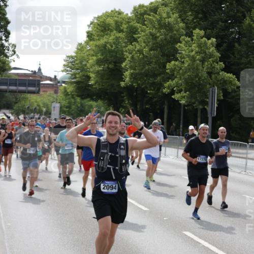 29.06.2025 - hella hamburg halbmarathon Jannik Wohlers http://msf.ph/oto/8156764 29.06.2025 10:17:21 Lombardsbrücke 1015, 1204, 1274, 1458, 1622, 1749, 1795, 2094, 2259, 2548, 3138, 3292, 4218, 5002, 5004, 5290, 5611, 5733, 6254, 6336, 6352, 6786, 7258, 7413, 8144, 8799, 9400, 9798, 9848, 9964, 10174, 10677, 10831, 11156, 11275, 11372, 11656, 11707, 11916, 12031, 12401, 12553, 12683, 13843, 14013, 14194, 14307, 14420, 14701, 14738, 14825, 15203, 15322, 15978, 16038, 16576, 16707, 17083, 17270, 17542, 17616, 19029 meine-sportfotos.de