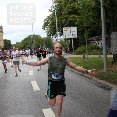 29.06.2025 - hella hamburg halbmarathon Yannick Fuchs http://msf.ph/oto/8156765 29.06.2025 10:38:21 20KM 1415, 1558, 2816, 3907, 4425, 4981, 4999, 5275, 5506, 5624, 5692, 6490, 6705, 6991, 7005, 7093, 7451, 8063, 8145, 8218, 8900, 9043, 9081, 9374, 9633, 9931, 10246, 10669, 10930, 11153, 11346, 11648, 11848, 12327, 12438, 12554, 12966, 13421, 13996, 14690, 14798, 14861, 15383, 15512, 15862, 15932, 16062, 16105, 16224, 16301, 16547, 16549, 16648, 16720, 17251, 17376, 17516, 17912, 18678, 18942 meine-sportfotos.de