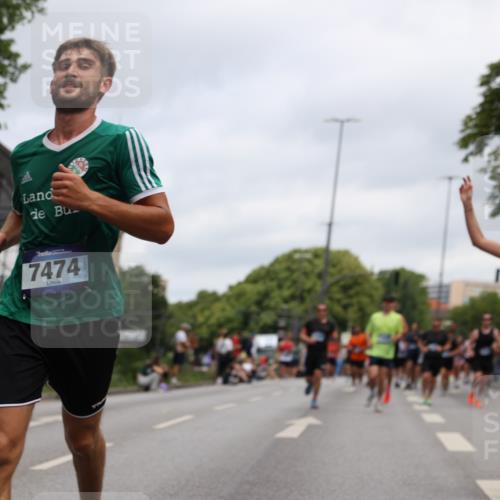 29.06.2025 - hella hamburg halbmarathon Yannick Fuchs http://msf.ph/oto/8156769 29.06.2025 10:58:39 20KM 1062, 1229, 1842, 2298, 2463, 2698, 3572, 3663, 6100, 7081, 7271, 7474, 8171, 8405, 9254, 9816, 9986, 10067, 10402, 10824, 10962, 11556, 11960, 12426, 12475, 12781, 12843, 14822, 15009, 16344, 16367, 16455, 16605, 16753, 16770, 16911, 17895, 18440, 18520, 18707, 18739, 19240 meine-sportfotos.de