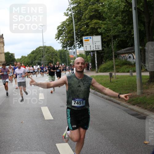 29.06.2025 - hella hamburg halbmarathon Yannick Fuchs http://msf.ph/oto/8156777 29.06.2025 10:38:21 20KM 1415, 1558, 2816, 3907, 4425, 4981, 4999, 5275, 5506, 5624, 5692, 6490, 6705, 6991, 7005, 7093, 7451, 8063, 8145, 8218, 8900, 9043, 9081, 9374, 9633, 9931, 10246, 10669, 10930, 11153, 11346, 11648, 11848, 12327, 12438, 12554, 12966, 13421, 13996, 14690, 14798, 14861, 15383, 15512, 15862, 15932, 16062, 16105, 16224, 16301, 16547, 16549, 16648, 16720, 17251, 17376, 17516, 17912, 18678, 18942 meine-sportfotos.de