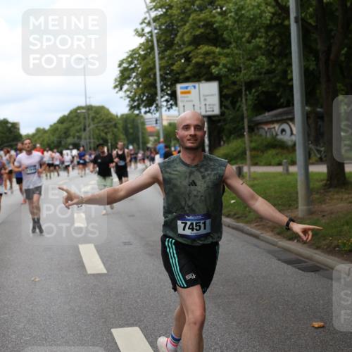 29.06.2025 - hella hamburg halbmarathon Yannick Fuchs http://msf.ph/oto/8156810 29.06.2025 10:38:22 20KM 1415, 1558, 2816, 3907, 4425, 4981, 4999, 5275, 5506, 5624, 5692, 6490, 6705, 6903, 6991, 7005, 7093, 7451, 8063, 8145, 8218, 8900, 9043, 9081, 9374, 9633, 9931, 10193, 10246, 10669, 10930, 11153, 11346, 11648, 11848, 12327, 12438, 12554, 12966, 13421, 13996, 14690, 14798, 14861, 15512, 15862, 16062, 16224, 16301, 16316, 16547, 16549, 16720, 17251, 17376, 17516, 17912, 18678, 18942 meine-sportfotos.de