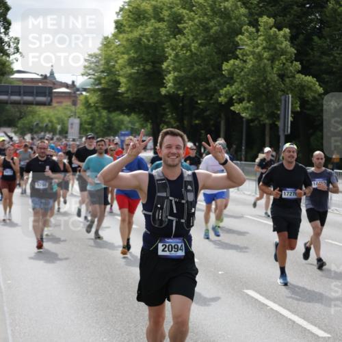 29.06.2025 - hella hamburg halbmarathon Jannik Wohlers http://msf.ph/oto/8156829 29.06.2025 10:17:21 Lombardsbrücke 1015, 1204, 1274, 1458, 1622, 1749, 1795, 2094, 2259, 2548, 3138, 3292, 4218, 5002, 5004, 5290, 5611, 5733, 6254, 6336, 6352, 6786, 7258, 7413, 8144, 8799, 9400, 9798, 9848, 9964, 10174, 10677, 10831, 11156, 11275, 11372, 11656, 11707, 11916, 12031, 12401, 12553, 12683, 13843, 14013, 14194, 14307, 14420, 14701, 14738, 14825, 15203, 15322, 15978, 16038, 16576, 16707, 17083, 17270, 17542, 17616, 19029 meine-sportfotos.de