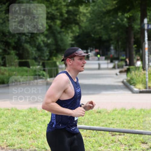 29.06.2025 - hella hamburg halbmarathon Yannick Fuchs http://msf.ph/oto/8156900 29.06.2025 10:17:56 20KM 2618, 3720, 4571, 16548, 18693, 18897 meine-sportfotos.de