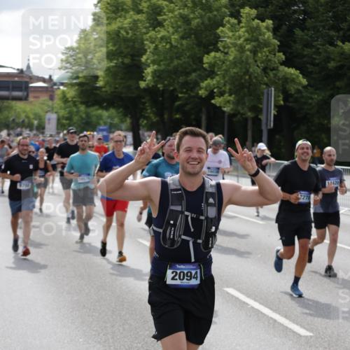 29.06.2025 - hella hamburg halbmarathon Jannik Wohlers http://msf.ph/oto/8156935 29.06.2025 10:17:21 Lombardsbrücke 1015, 1204, 1274, 1458, 1622, 1749, 1795, 2094, 2259, 2548, 3138, 3292, 4218, 5002, 5004, 5290, 5611, 5733, 6254, 6336, 6352, 6786, 7258, 7413, 8144, 8799, 9400, 9798, 9848, 9964, 10174, 10677, 10831, 11156, 11275, 11372, 11656, 11707, 11916, 12031, 12401, 12553, 12683, 13843, 14013, 14194, 14307, 14420, 14701, 14738, 14825, 15203, 15322, 15978, 16038, 16576, 16707, 17083, 17270, 17542, 17616, 19029 meine-sportfotos.de