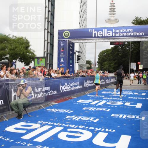 29.06.2025 - hella hamburg halbmarathon Michael Strokosch http://msf.ph/oto/8156993 29.06.2025 10:20:58 Ziel 11210, 14766, 17402, 19075 meine-sportfotos.de