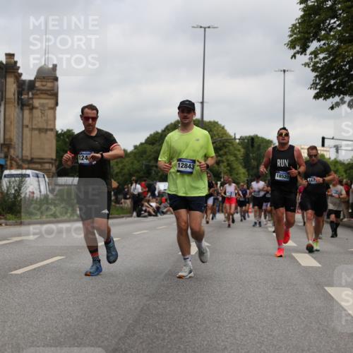 29.06.2025 - hella hamburg halbmarathon Yannick Fuchs http://msf.ph/oto/8157076 29.06.2025 10:58:43 20KM 1062, 1186, 1229, 1842, 2136, 2298, 2463, 2698, 3572, 3663, 5354, 5365, 6907, 6908, 7081, 7271, 7474, 8405, 9254, 9986, 10067, 10402, 10824, 10962, 11556, 12426, 12475, 12781, 12843, 13210, 14022, 14465, 15009, 16344, 16367, 16455, 16605, 16770, 16911, 17140, 17763, 17895, 18196, 18440, 18520, 18707 meine-sportfotos.de