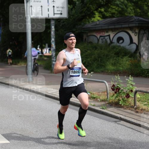 29.06.2025 - hella hamburg halbmarathon Yannick Fuchs http://msf.ph/oto/8157120 29.06.2025 10:18:09 20KM 35, 52, 2618, 4128, 4571, 7862, 11624, 16548, 18693, 18897 meine-sportfotos.de
