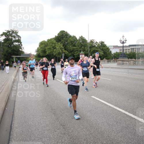 29.06.2025 - hella hamburg halbmarathon Jannik Wohlers http://msf.ph/oto/8157165 29.06.2025 10:54:07 Lombardsbrücke 1822, 1949, 2244, 2532, 2586, 3364, 3761, 3795, 3857, 4720, 4971, 5185, 5216, 5309, 5933, 5993, 6023, 6279, 7670, 7986, 8801, 8803, 9130, 11033, 11567, 11569, 12930, 13035, 13257, 13272, 13693, 13733, 13826, 14409, 15029, 15174, 15627, 15628, 15674, 15687, 15731, 16019, 16522, 16683, 17394 meine-sportfotos.de