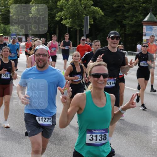 29.06.2025 - hella hamburg halbmarathon Jannik Wohlers http://msf.ph/oto/8157214 29.06.2025 10:17:27 Lombardsbrücke 1015, 1159, 1160, 1274, 1458, 1622, 1641, 1749, 1795, 2094, 2548, 3138, 3292, 5002, 5004, 5290, 5611, 5733, 7094, 7258, 7413, 7641, 7649, 8128, 8144, 8607, 8799, 9400, 9717, 9734, 9798, 9964, 10174, 10332, 10509, 10831, 11156, 11275, 11656, 11916, 12031, 12401, 12553, 12598, 12683, 12752, 13681, 13843, 14013, 14420, 14496, 14701, 14738, 14795, 14825, 15203, 15322, 15978, 16038, 16576, 16644, 16707, 16792, 17270, 17542, 17616 meine-sportfotos.de
