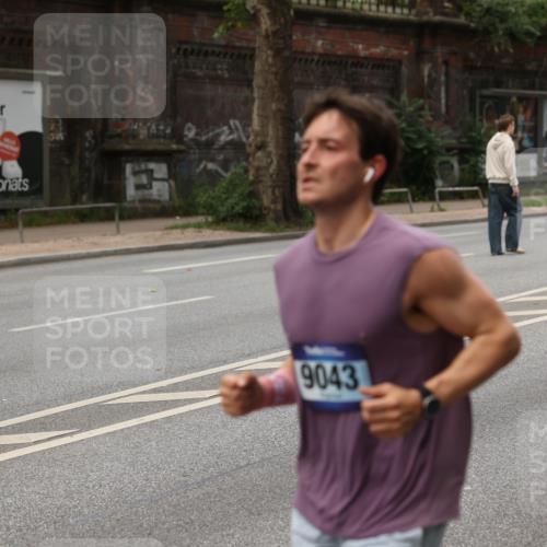 29.06.2025 - hella hamburg halbmarathon Yannick Fuchs http://msf.ph/oto/8157230 29.06.2025 10:38:26 20KM 1415, 1558, 2816, 3021, 3907, 4310, 4425, 4981, 4999, 5231, 5275, 5624, 5692, 6490, 6705, 6903, 6991, 7005, 8063, 8145, 8218, 8722, 8900, 9043, 9081, 9374, 9444, 9633, 9931, 10193, 10669, 10930, 11153, 11346, 12438, 12554, 12966, 13421, 13996, 14798, 14861, 15225, 15233, 15280, 15512, 15862, 16062, 16224, 16301, 16316, 16547, 16549, 16720, 16893, 17251, 17376, 17729, 17748, 17912, 18942 meine-sportfotos.de