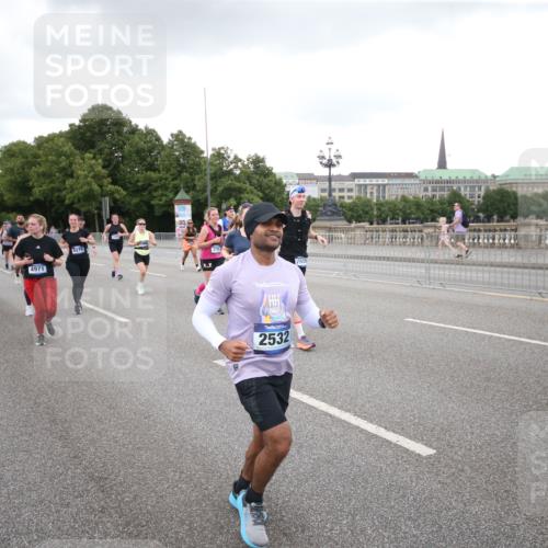 29.06.2025 - hella hamburg halbmarathon Jannik Wohlers http://msf.ph/oto/8157256 29.06.2025 10:54:08 Lombardsbrücke 1949, 2084, 2244, 2532, 2586, 3761, 3795, 3857, 4720, 4971, 5185, 5216, 5933, 5993, 6023, 6279, 7670, 7986, 8801, 8803, 9130, 10471, 11033, 11567, 11569, 12930, 13035, 13257, 13272, 13693, 13733, 13826, 14409, 15029, 15174, 15627, 15628, 15674, 15687, 15731, 16019, 16522, 16683, 17394 meine-sportfotos.de