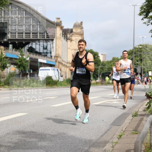 29.06.2025 - hella hamburg halbmarathon Yannick Fuchs http://msf.ph/oto/8157350 29.06.2025 10:18:26 20KM 35, 52, 4128, 7862, 9151, 11624, 17771, 18328, 18930 meine-sportfotos.de