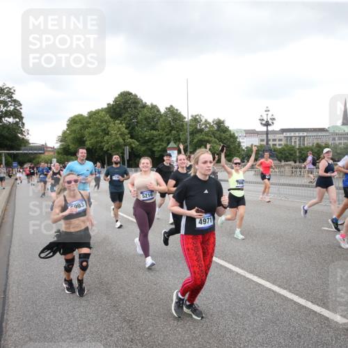 29.06.2025 - hella hamburg halbmarathon Jannik Wohlers http://msf.ph/oto/8157359 29.06.2025 10:54:10 Lombardsbrücke 1198, 1949, 2084, 2244, 2532, 2586, 3761, 3795, 3857, 4720, 4971, 5185, 5216, 5933, 5993, 6023, 6279, 6982, 7986, 8801, 8803, 9130, 9521, 10331, 10471, 11033, 11287, 11567, 11569, 12930, 13035, 13257, 13272, 13693, 13733, 13826, 14409, 15029, 15174, 15627, 15628, 15674, 15687, 15731, 16019, 16522, 16683, 17394, 19111 meine-sportfotos.de