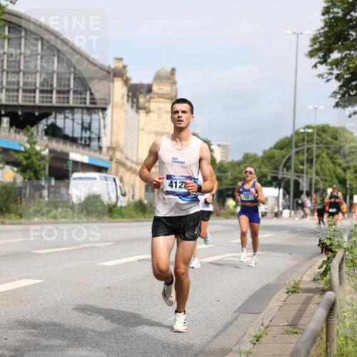 29.06.2025 - hella hamburg halbmarathon Yannick Fuchs http://msf.ph/oto/8157404 29.06.2025 10:18:28 20KM 35, 52, 4128, 7862, 9151, 11624, 16169, 17771, 18328, 18930 meine-sportfotos.de