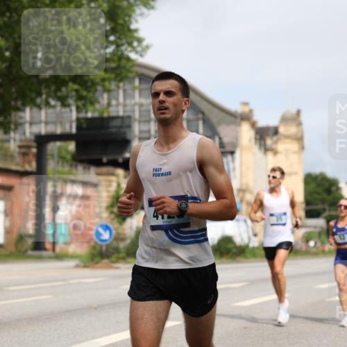 29.06.2025 - hella hamburg halbmarathon Yannick Fuchs http://msf.ph/oto/8157444 29.06.2025 10:18:29 20KM 35, 52, 4128, 7862, 9151, 11624, 16169, 17771, 18328, 18930 meine-sportfotos.de