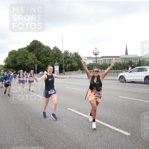 29.06.2025 - hella hamburg halbmarathon Jannik Wohlers http://msf.ph/oto/8157457 29.06.2025 10:54:12 Lombardsbrücke 1198, 1949, 2084, 2244, 2532, 2586, 3761, 3795, 3857, 4971, 5185, 5216, 5933, 5993, 6023, 6279, 6982, 7986, 8012, 9130, 9521, 10331, 10471, 11033, 11287, 11567, 11569, 12268, 12270, 12930, 13035, 13257, 13272, 13693, 13733, 13826, 14409, 15029, 15174, 15271, 15627, 15628, 15674, 15687, 15731, 16019, 16683, 17394, 18168, 19111 meine-sportfotos.de