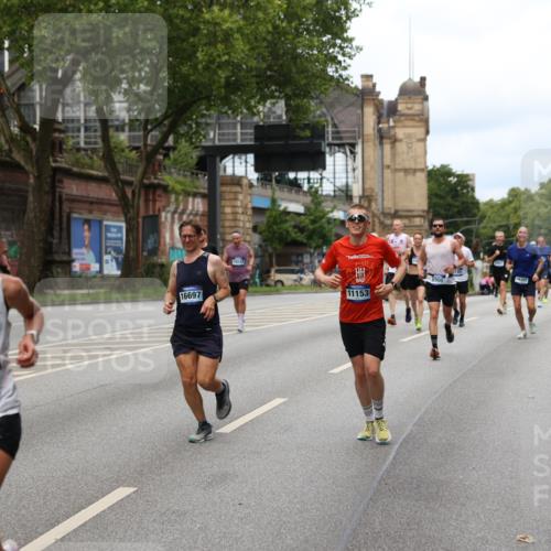 29.06.2025 - hella hamburg halbmarathon Yannick Fuchs http://msf.ph/oto/8157458 29.06.2025 10:38:27 20KM 1220, 1415, 1558, 2816, 3021, 3907, 4310, 4425, 4981, 4999, 5231, 5275, 5476, 5624, 5692, 6490, 6705, 6903, 6991, 7005, 7191, 8063, 8145, 8218, 8722, 8900, 9043, 9081, 9374, 9444, 9633, 9931, 10193, 10669, 10930, 11153, 11346, 11469, 12438, 12554, 12966, 13421, 13996, 14798, 14861, 15225, 15233, 15280, 15512, 15862, 16062, 16224, 16301, 16316, 16547, 16549, 16720, 16893, 17251, 17376, 17729, 17748, 17912, 18942 meine-sportfotos.de