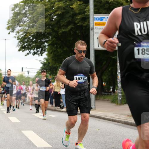 29.06.2025 - hella hamburg halbmarathon Yannick Fuchs http://msf.ph/oto/8157490 29.06.2025 10:58:47 20KM 1062, 1186, 1229, 1842, 2136, 2298, 2463, 2698, 3572, 3663, 3746, 5354, 5365, 6907, 6908, 7081, 7271, 7474, 8405, 9986, 10067, 10402, 10824, 10962, 11556, 12426, 12475, 12781, 12843, 13210, 14022, 14465, 15009, 16344, 16367, 16455, 16605, 16770, 16911, 17140, 17763, 17895, 18196, 18440, 18520, 18707, 18768 meine-sportfotos.de