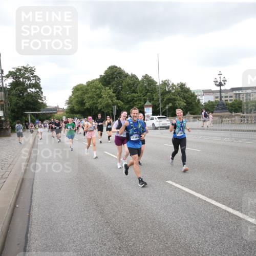 29.06.2025 - hella hamburg halbmarathon Jannik Wohlers http://msf.ph/oto/8157497 29.06.2025 10:54:14 Lombardsbrücke 1198, 2084, 2244, 2532, 2586, 2632, 3761, 3795, 3857, 4971, 5185, 5216, 5882, 5933, 5993, 6023, 6279, 6982, 7986, 8012, 9521, 10331, 10471, 11033, 11287, 11567, 11569, 12268, 12270, 12930, 13035, 13257, 13272, 13693, 13733, 13826, 14409, 15029, 15174, 15271, 15553, 15627, 15628, 15674, 15687, 15731, 16019, 16443, 16683, 17394, 18168, 19111 meine-sportfotos.de
