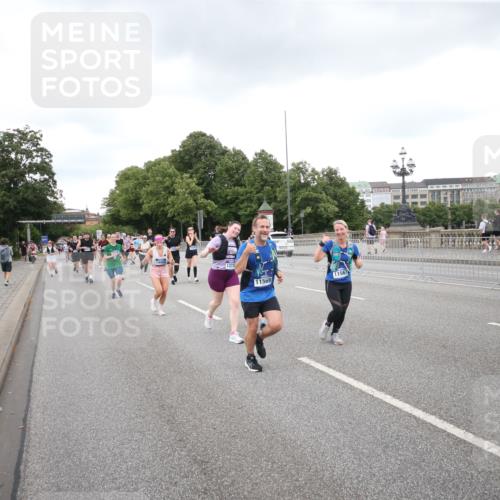 29.06.2025 - hella hamburg halbmarathon Jannik Wohlers http://msf.ph/oto/8157511 29.06.2025 10:54:14 Lombardsbrücke 1198, 2084, 2244, 2532, 2586, 2632, 3761, 3795, 3857, 4971, 5185, 5216, 5882, 5933, 5993, 6023, 6279, 6982, 7986, 8012, 9521, 10331, 10471, 11033, 11287, 11567, 11569, 12268, 12270, 12930, 13035, 13257, 13272, 13693, 13733, 13826, 14409, 15029, 15174, 15271, 15553, 15627, 15628, 15674, 15687, 15731, 16019, 16443, 16683, 17394, 18168, 19111 meine-sportfotos.de