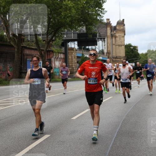 29.06.2025 - hella hamburg halbmarathon Yannick Fuchs http://msf.ph/oto/8157547 29.06.2025 10:38:28 20KM 1220, 1415, 1558, 2365, 2402, 2816, 3021, 3907, 4310, 4425, 4981, 4999, 5231, 5275, 5476, 5624, 5692, 6490, 6705, 6903, 6991, 7005, 7191, 8063, 8145, 8218, 8722, 8900, 9081, 9374, 9444, 9633, 10193, 10669, 10930, 11153, 11346, 11469, 12438, 12554, 12966, 13421, 13996, 14798, 14861, 15225, 15233, 15280, 15512, 15862, 16062, 16224, 16301, 16316, 16547, 16549, 16893, 17251, 17376, 17729, 17748, 17912, 18942 meine-sportfotos.de