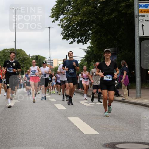 29.06.2025 - hella hamburg halbmarathon Yannick Fuchs http://msf.ph/oto/8157555 29.06.2025 10:58:48 20KM 1062, 1186, 1229, 1842, 2136, 2298, 2463, 2698, 3572, 3663, 3746, 5354, 5365, 6907, 6908, 7081, 7271, 8405, 9986, 10067, 10402, 10824, 10962, 11556, 12426, 12475, 12781, 12843, 13210, 14022, 14465, 15009, 16344, 16367, 16455, 16605, 16770, 16911, 17140, 17763, 17895, 18196, 18520, 18575, 18577, 18707, 18768 meine-sportfotos.de