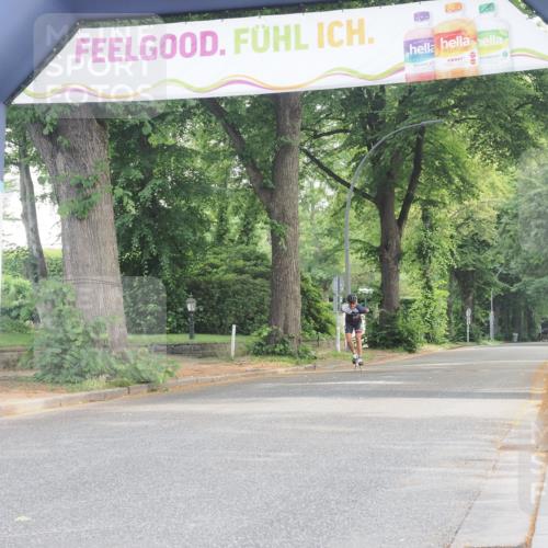 29.06.2025 - hella hamburg halbmarathon KatJ http://msf.ph/oto/8157571 29.06.2025 09:03:58 Zwischen KM18-KM19  meine-sportfotos.de