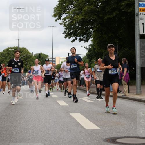 29.06.2025 - hella hamburg halbmarathon Yannick Fuchs http://msf.ph/oto/8157581 29.06.2025 10:58:48 20KM 1062, 1186, 1229, 1842, 2136, 2298, 2463, 2698, 3572, 3663, 3746, 5354, 5365, 6907, 6908, 7081, 7271, 8405, 9986, 10067, 10402, 10824, 10962, 11556, 12426, 12475, 12781, 12843, 13210, 14022, 14465, 15009, 16344, 16367, 16455, 16605, 16770, 16911, 17140, 17763, 17895, 18196, 18520, 18575, 18577, 18707, 18768 meine-sportfotos.de