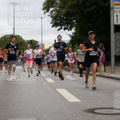 29.06.2025 - hella hamburg halbmarathon Yannick Fuchs http://msf.ph/oto/8157600 29.06.2025 10:58:49 20KM 1062, 1186, 1229, 1842, 2136, 2298, 2698, 3572, 3663, 3746, 5354, 5365, 6907, 6908, 7081, 7271, 8405, 9986, 10067, 10402, 10824, 10962, 11556, 12426, 12475, 12781, 12843, 13210, 14022, 14465, 15009, 16344, 16367, 16455, 16605, 16770, 16911, 17140, 17763, 17895, 18196, 18520, 18575, 18577, 18707, 18768 meine-sportfotos.de