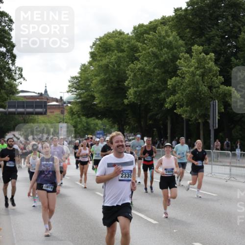 29.06.2025 - hella hamburg halbmarathon Jannik Wohlers http://msf.ph/oto/8157616 29.06.2025 10:17:55 Lombardsbrücke 1554, 1982, 2087, 2335, 2634, 3125, 3321, 3482, 4123, 4710, 4738, 4804, 5909, 6270, 6332, 7160, 8067, 9222, 9834, 9844, 10659, 10687, 10908, 10946, 11949, 12274, 12498, 12939, 13341, 13370, 13619, 13933, 14320, 14770, 15183, 15343, 15393, 16109, 16209, 16828, 16829, 16833, 17283, 17876, 18145, 18677, 18697, 18807, 18825 meine-sportfotos.de