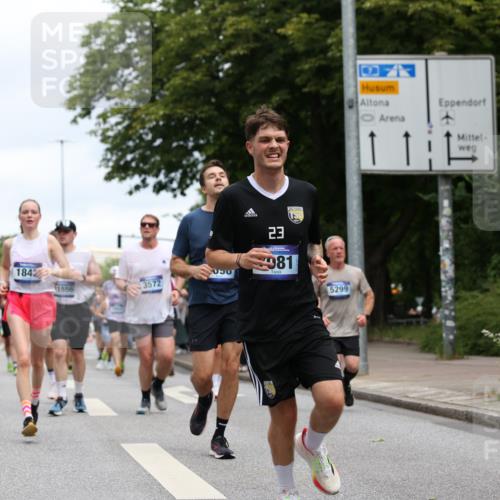 29.06.2025 - hella hamburg halbmarathon Yannick Fuchs http://msf.ph/oto/8157738 29.06.2025 10:58:51 20KM 1062, 1186, 1229, 1842, 2136, 2298, 2698, 3572, 3663, 3746, 4945, 5354, 5365, 6907, 6908, 7081, 7271, 8405, 9986, 10067, 10402, 10824, 10962, 11556, 12177, 12426, 12475, 12781, 12843, 13210, 13793, 14022, 14465, 15009, 16344, 16367, 16605, 16770, 16911, 17140, 17763, 17895, 18196, 18520, 18575, 18577, 18707, 18768 meine-sportfotos.de