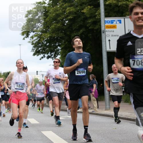 29.06.2025 - hella hamburg halbmarathon Yannick Fuchs http://msf.ph/oto/8157802 29.06.2025 10:58:51 20KM 1062, 1186, 1229, 1842, 2136, 2298, 2698, 3572, 3663, 3746, 4945, 5354, 5365, 6907, 6908, 7081, 7271, 8405, 9986, 10067, 10402, 10824, 10962, 11556, 12177, 12426, 12475, 12781, 12843, 13210, 13793, 14022, 14465, 15009, 16344, 16367, 16605, 16770, 16911, 17140, 17763, 17895, 18196, 18520, 18575, 18577, 18707, 18768 meine-sportfotos.de