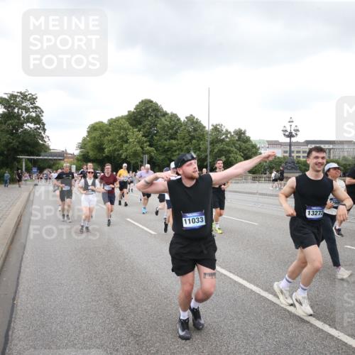 29.06.2025 - hella hamburg halbmarathon Jannik Wohlers http://msf.ph/oto/8157804 29.06.2025 10:54:20 Lombardsbrücke 1198, 2084, 2244, 2566, 2586, 2632, 4191, 4192, 5185, 5500, 5882, 5993, 6982, 7986, 8012, 8186, 9521, 10331, 10471, 11033, 11226, 11287, 11567, 11569, 12240, 12268, 12270, 12930, 13257, 13272, 13283, 13693, 13733, 13826, 13944, 13945, 14409, 14752, 15029, 15174, 15271, 15553, 15687, 15731, 16019, 16443, 16637, 16683, 17394, 18168, 18372, 19111 meine-sportfotos.de