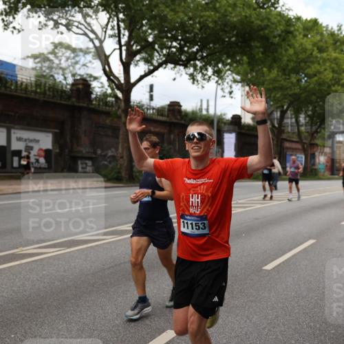 29.06.2025 - hella hamburg halbmarathon Yannick Fuchs http://msf.ph/oto/8157816 29.06.2025 10:38:30 20KM 1220, 1415, 1558, 1902, 2365, 2402, 2816, 3004, 3021, 3907, 4310, 4425, 4981, 4999, 5231, 5275, 5476, 5624, 5692, 6490, 6705, 6903, 6991, 7005, 7191, 8063, 8145, 8218, 8722, 8900, 9081, 9159, 9374, 9444, 9633, 10193, 10669, 10930, 11153, 11346, 11469, 12554, 12966, 13421, 13996, 14667, 14798, 14861, 15185, 15225, 15233, 15280, 15512, 15862, 16062, 16224, 16301, 16316, 16547, 16549, 16893, 17251, 17376, 17729, 17748, 17912, 18942 meine-sportfotos.de