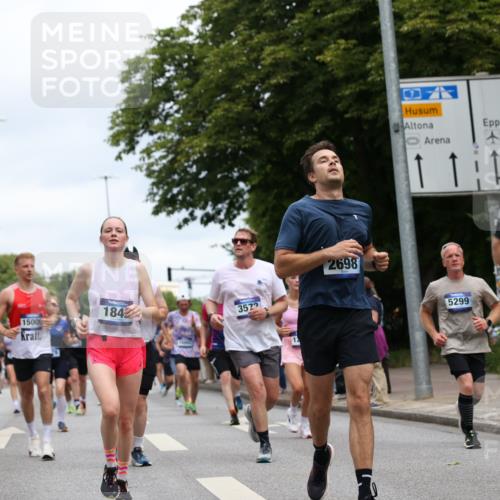 29.06.2025 - hella hamburg halbmarathon Yannick Fuchs http://msf.ph/oto/8157836 29.06.2025 10:58:51 20KM 1062, 1186, 1229, 1842, 2136, 2298, 2698, 3572, 3663, 3746, 4945, 5354, 5365, 6907, 6908, 7081, 7271, 8405, 9986, 10067, 10402, 10824, 10962, 11556, 12177, 12426, 12475, 12781, 12843, 13210, 13793, 14022, 14465, 15009, 16344, 16367, 16605, 16770, 16911, 17140, 17763, 17895, 18196, 18520, 18575, 18577, 18707, 18768 meine-sportfotos.de