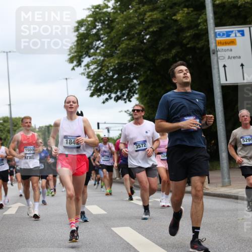 29.06.2025 - hella hamburg halbmarathon Yannick Fuchs http://msf.ph/oto/8157849 29.06.2025 10:58:51 20KM 1062, 1186, 1229, 1842, 2136, 2298, 2698, 3572, 3663, 3746, 4945, 5354, 5365, 6907, 6908, 7081, 7271, 8405, 9986, 10067, 10402, 10824, 10962, 11556, 12177, 12426, 12475, 12781, 12843, 13210, 13793, 14022, 14465, 15009, 16344, 16367, 16605, 16770, 16911, 17140, 17763, 17895, 18196, 18520, 18575, 18577, 18707, 18768 meine-sportfotos.de