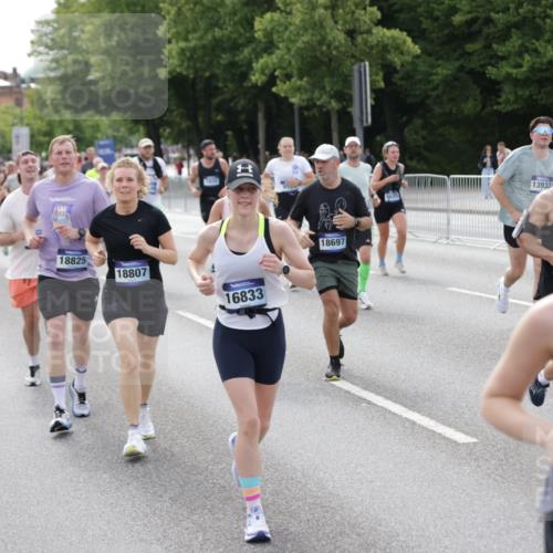 29.06.2025 - hella hamburg halbmarathon Jannik Wohlers http://msf.ph/oto/8157852 29.06.2025 10:18:00 Lombardsbrücke 1234, 1820, 2087, 2335, 2634, 2703, 3125, 3202, 3321, 3482, 4123, 4383, 4710, 4738, 5909, 6332, 6533, 7160, 7454, 8341, 9222, 9586, 9658, 9748, 9834, 10172, 10659, 10687, 10908, 12498, 12541, 12847, 12939, 13193, 13341, 13370, 13933, 14332, 14770, 15393, 16209, 16451, 16828, 16833, 17048, 17283, 17876, 18145, 18677, 18697, 18807, 18825 meine-sportfotos.de