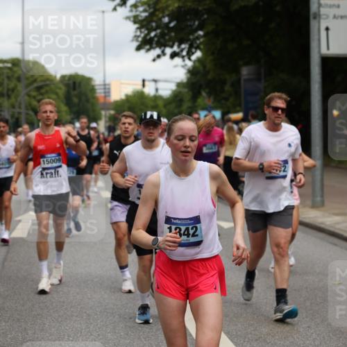 29.06.2025 - hella hamburg halbmarathon Yannick Fuchs http://msf.ph/oto/8157864 29.06.2025 10:58:52 20KM 1062, 1186, 1229, 1842, 2136, 2698, 3572, 3663, 3746, 4945, 5354, 5365, 6907, 6908, 7081, 7271, 8405, 9986, 10067, 10402, 10824, 10962, 11556, 12177, 12426, 12475, 12781, 12843, 13210, 13793, 14022, 14465, 15009, 16344, 16367, 16605, 16770, 16911, 17140, 17763, 17895, 18196, 18520, 18575, 18577, 18707, 18768 meine-sportfotos.de