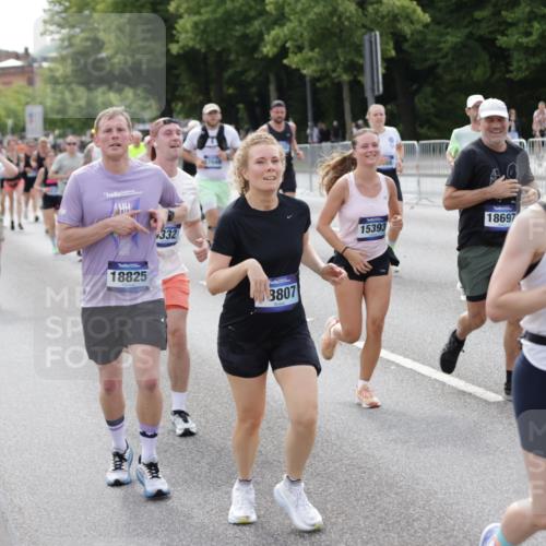 29.06.2025 - hella hamburg halbmarathon Jannik Wohlers http://msf.ph/oto/8157879 29.06.2025 10:18:01 Lombardsbrücke 1234, 1820, 2087, 2335, 2703, 3202, 3321, 3482, 4123, 4383, 4710, 4738, 5909, 6332, 6533, 7160, 7454, 8341, 9222, 9586, 9658, 9748, 9834, 10172, 10659, 10687, 12498, 12541, 12703, 12847, 13193, 13341, 13370, 13933, 14023, 14332, 14770, 15393, 16209, 16451, 16828, 16833, 17048, 17283, 17876, 18145, 18677, 18697, 18807, 18825 meine-sportfotos.de