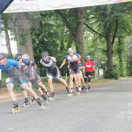 29.06.2025 - hella hamburg halbmarathon KatJ http://msf.ph/oto/8157918 29.06.2025 09:04:15 Zwischen KM18-KM19  meine-sportfotos.de